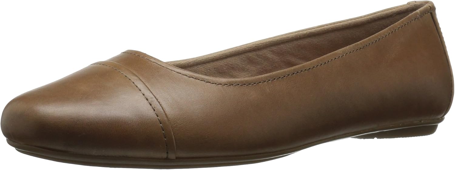 Eastland Women's Gia Narrow Flat, Natural, 10 N US