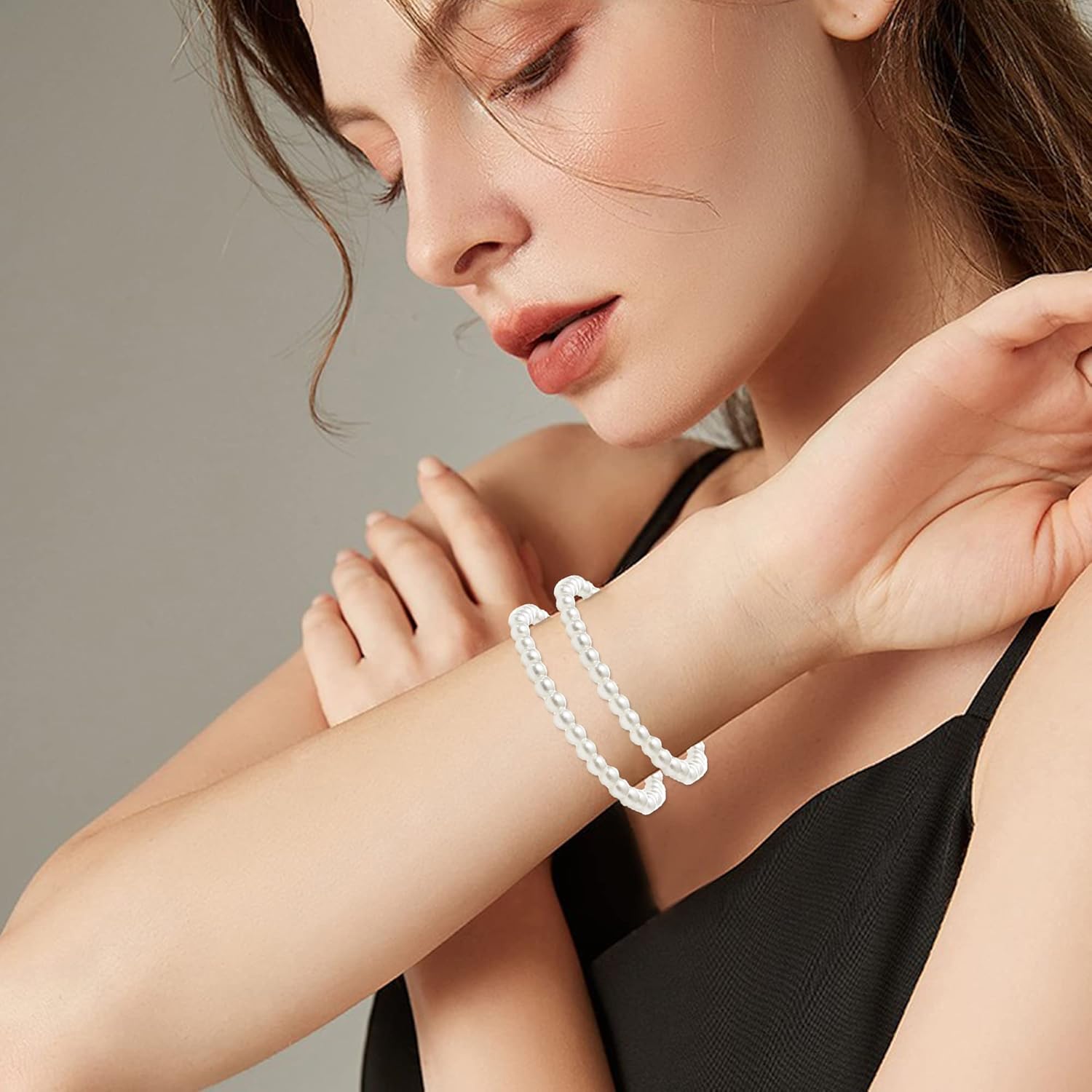 MOZAKA 30 Pieces 6mm/8mm Faux White Pearl Bracelets for Women Stackable Stretch Beaded Bracelets Simulated Pearl Bracelet Set for Bridesmaid Bridal Wedding Party Jewelry - Image 2