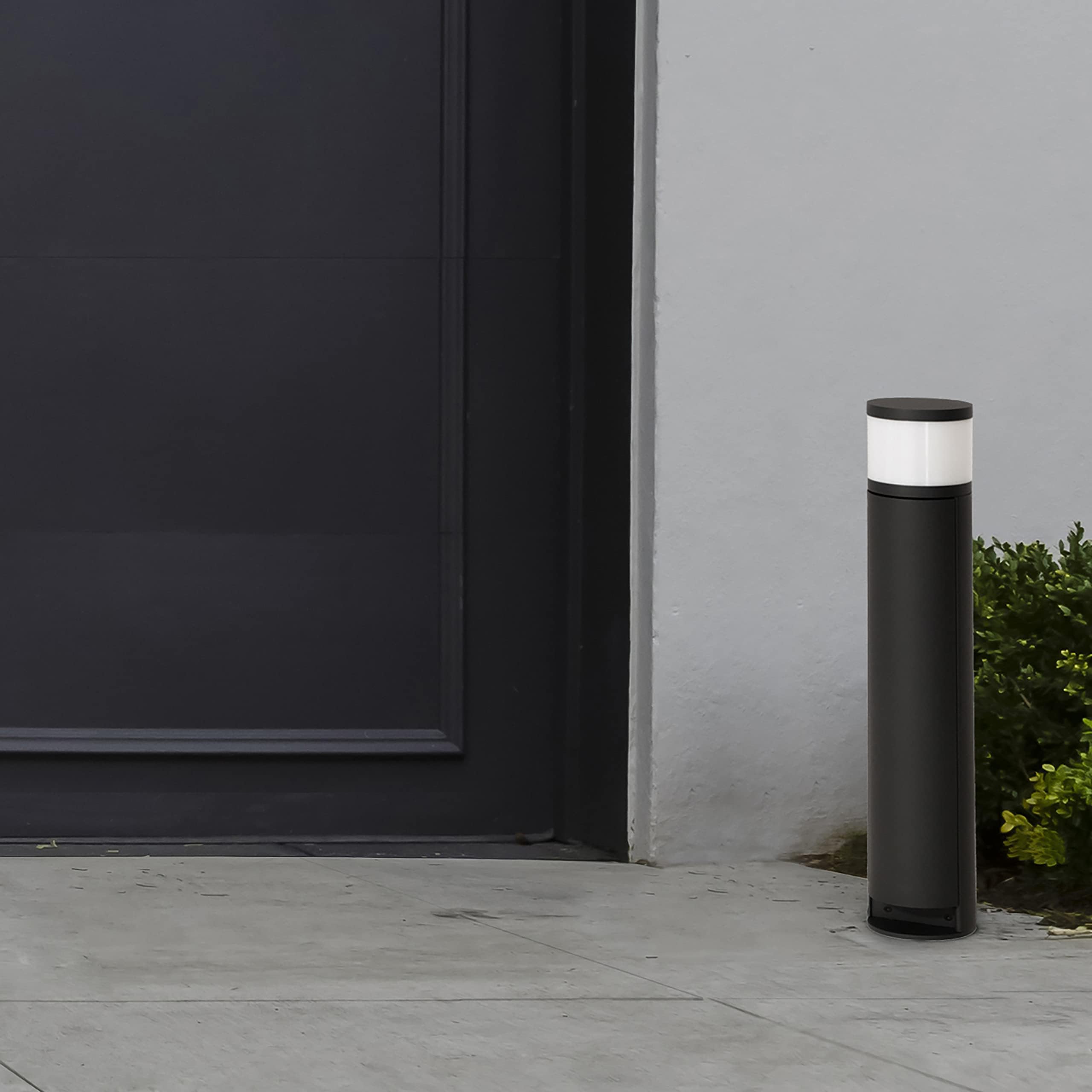 gartenlampe mit steckdose LUA-Fassung G9 anthrazit wegeleuchte mit steckdose mit Led 3000K gartenleuchte mit steckdose mit IP44 Schutz. gartensteckdose mit licht ideal für Wege Gärten