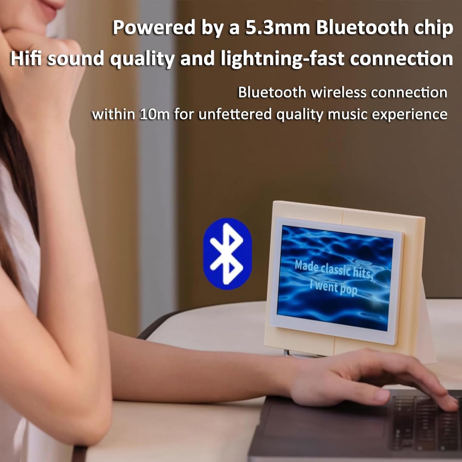 Altoparlante Bluetooth con display con testo fluttuante, audio HIFI, 14 sfondi dinamici, 8 effetti fluttuanti, Bluetooth 5.3, ideale per camera da letto o scrivania
