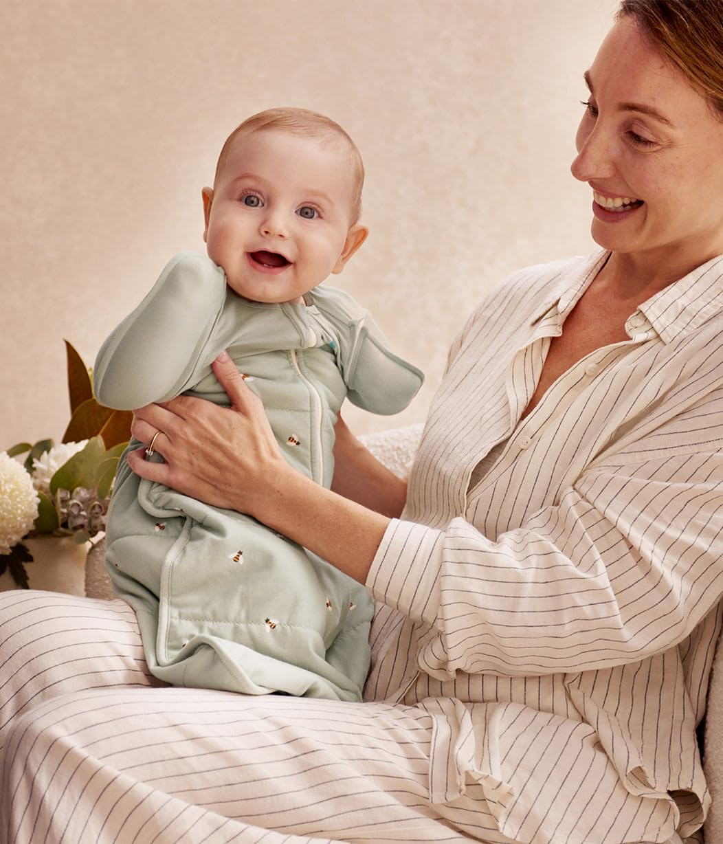 Love To Dream Swaddle UP sacco nanna, taglia grande 8,5-11 kg - Api Oliva | Vestibilità con ali rimovibili | 2,5 Tog per autunno e inverno (16–20°C) | Cotone e doppia cerniera