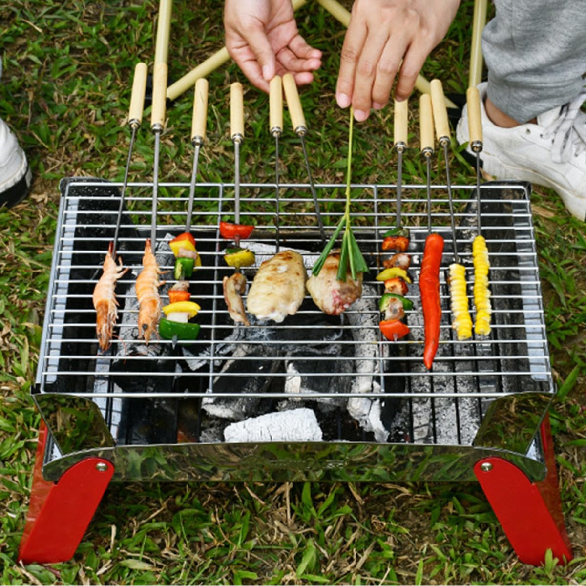 Brochetas de Barbacoa 21 Piezas de Acero Inoxidable Mango de Madera | Juego Completo, Fácil de Transportar y Guardar, para Hogueras y Fiestas Incluye Accesorio Maker