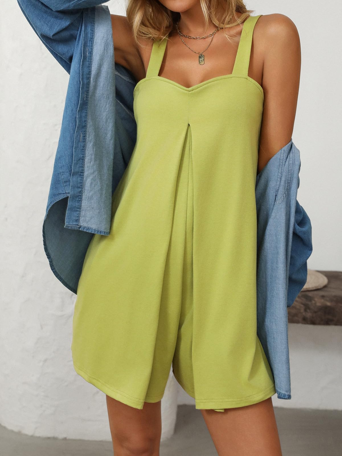 AEGJEGVD Combinaison Femme Été sans Manches Casual Combishort Femme Bretelles Spaghetti Réglables Salopette Short Chic et Élégant Jumpsuit Loose Playsuit avec Poches Décontracté Plage Rompers