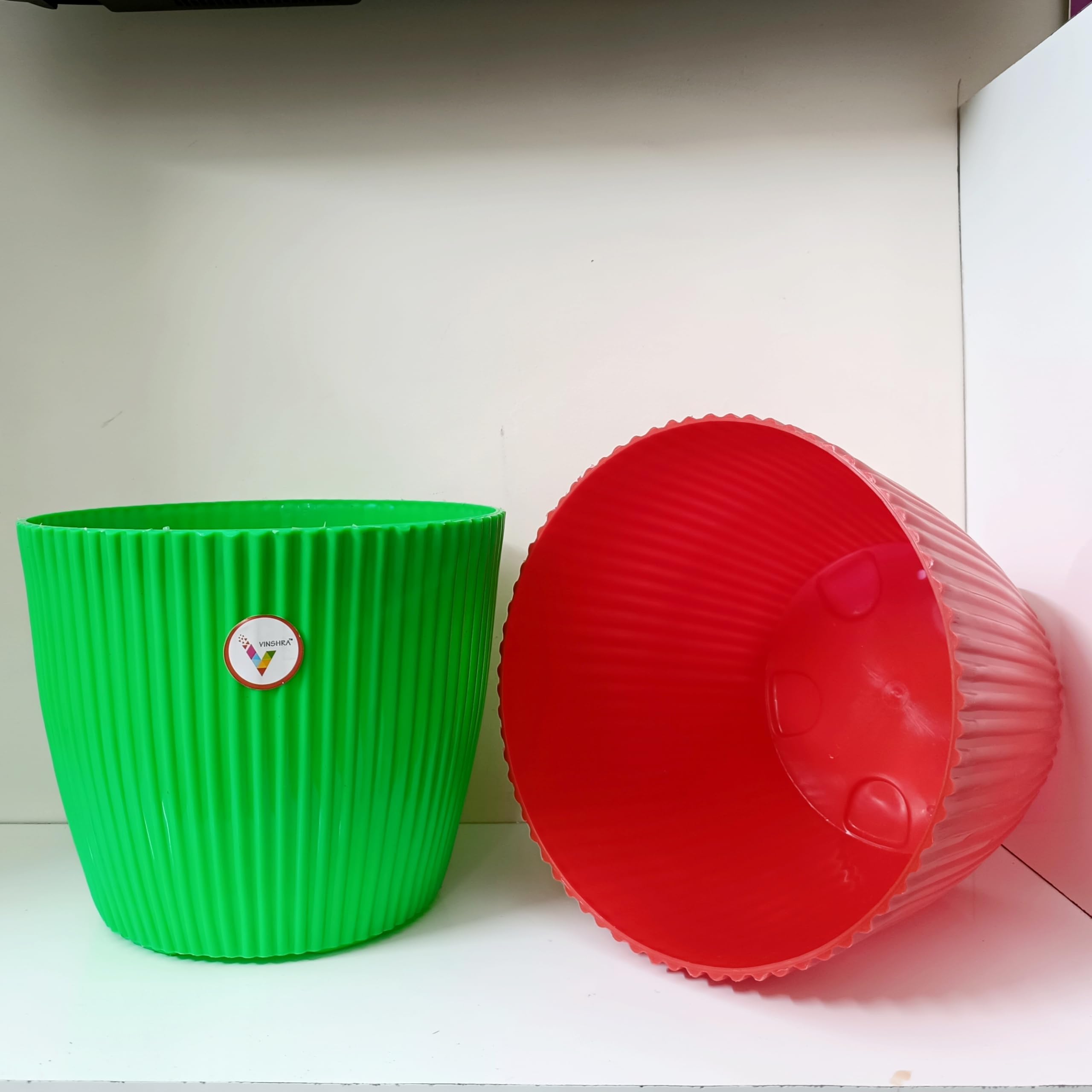 VINSHRA 11 Inch Flower Pot | Pack of 2 | Plastic Pot Durable Large Gamla Big Size Planters Indoor & Outdoor Home Gardening & Balcony Pots for Plants, Herbs, (Red & Green)