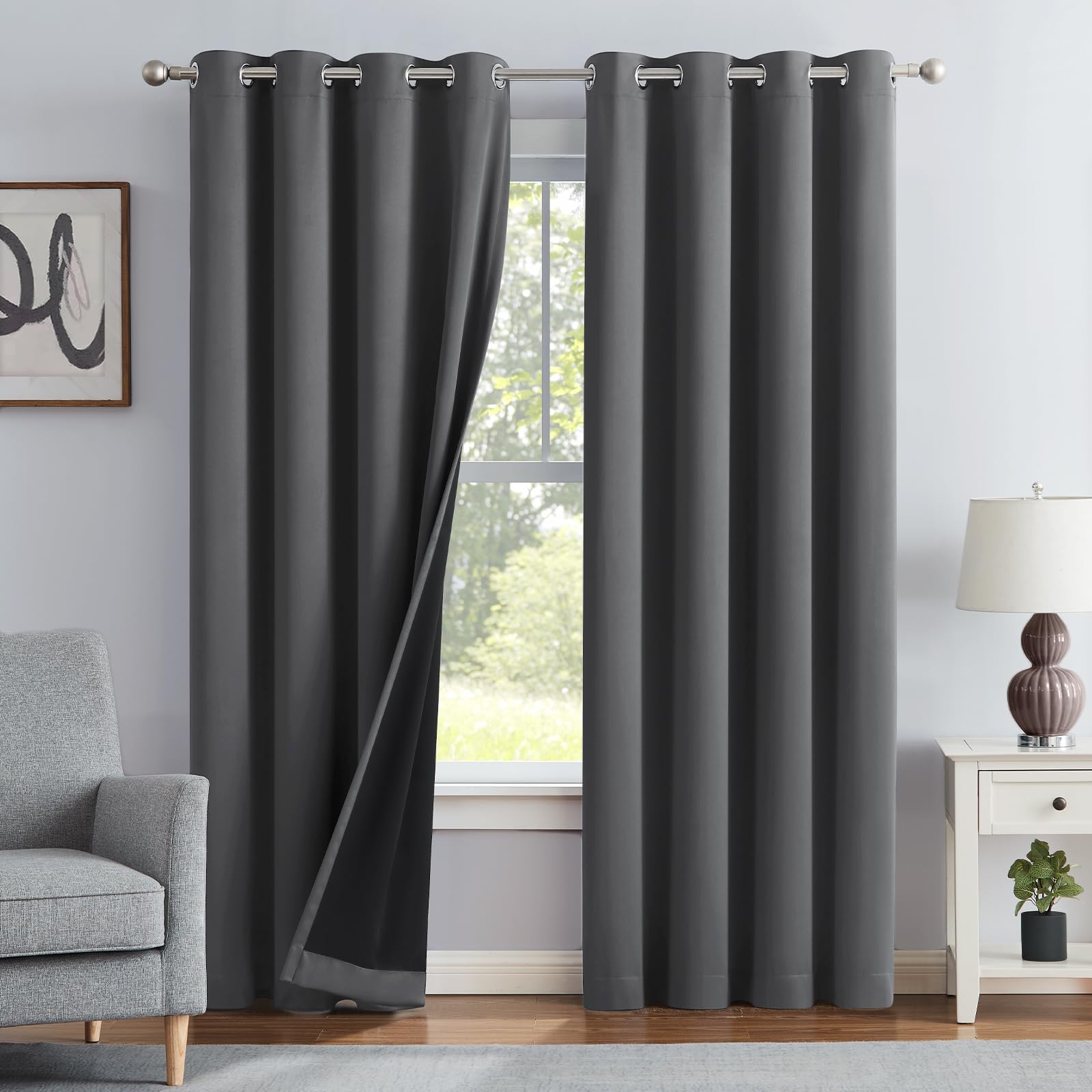 Rideaux gris 100 % occultants pour un salon chaleureux et une chambre parentale cocooning