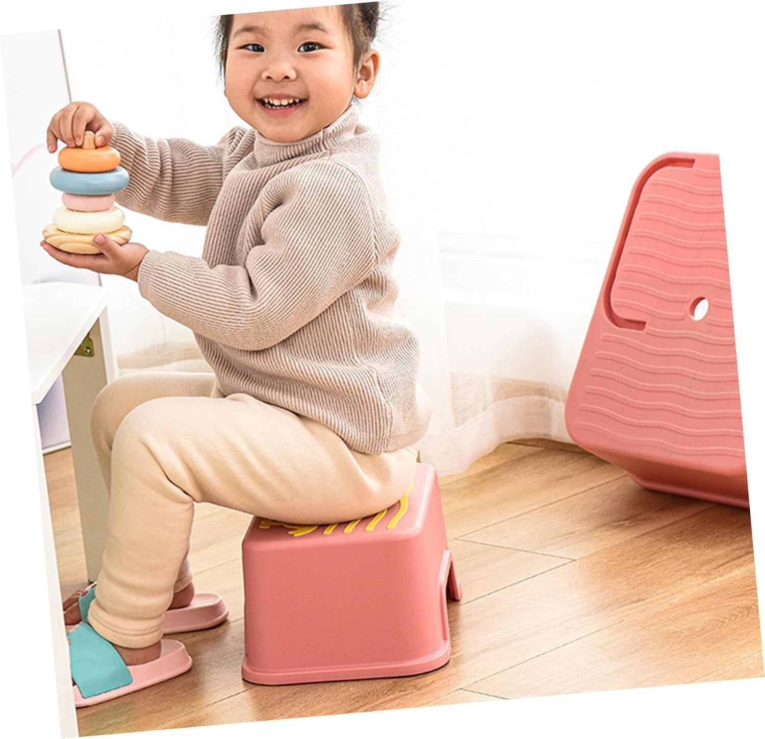 Pink Plastic Boy Girl Footstool, Non-Slip Step Stool for Toddlers