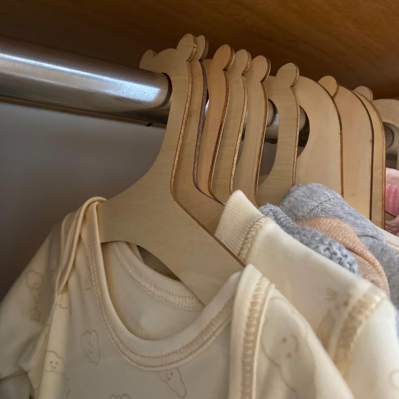 Appendiabiti per Bambini 25 Pezzi Legno Antiscivolo Impilabili Neonato