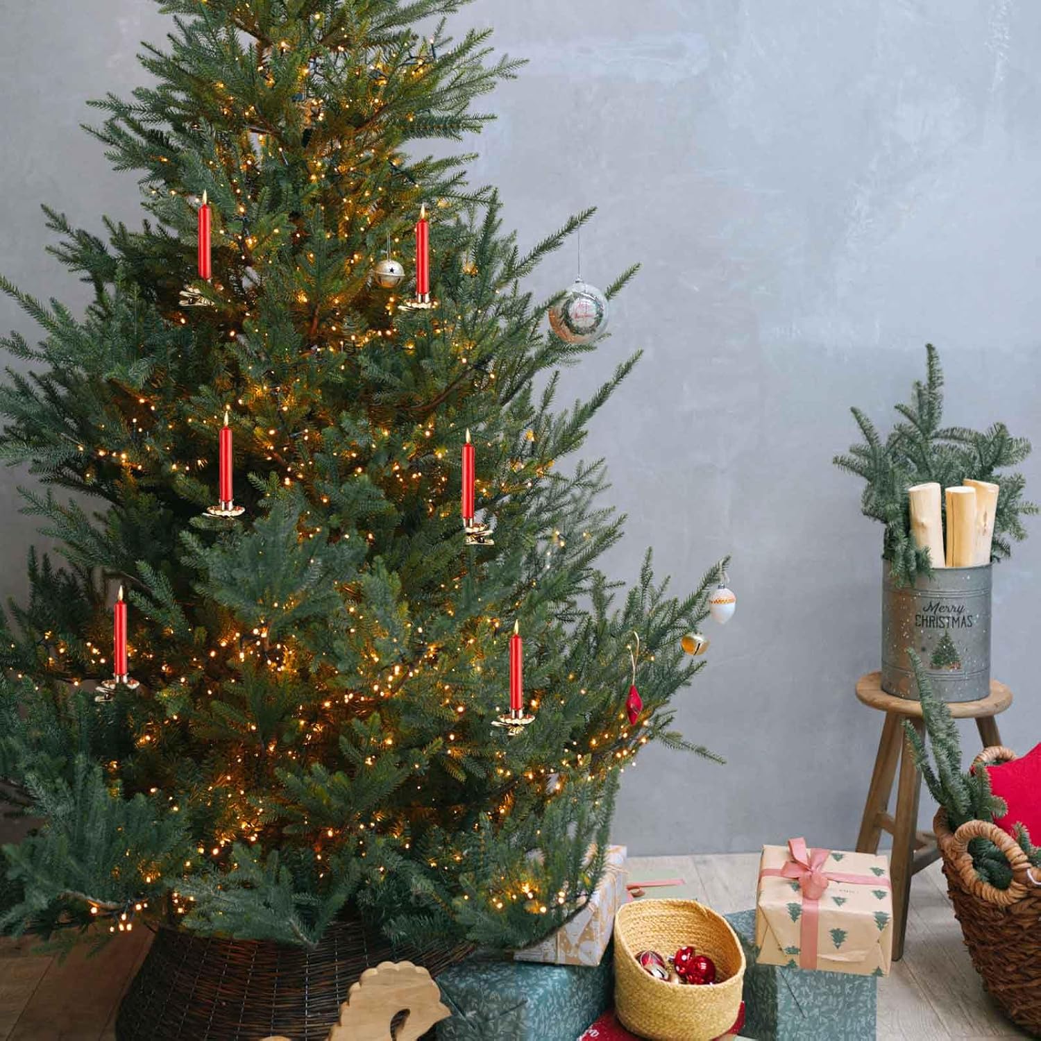 20pcs Christmas Tree Candle Holders Traditional Gold Vintage Candle Holders with Clip Christmas Candle Holders Vintage Candlestick for Christmas Decoration Halloween Wedding Ceremony Birthday
