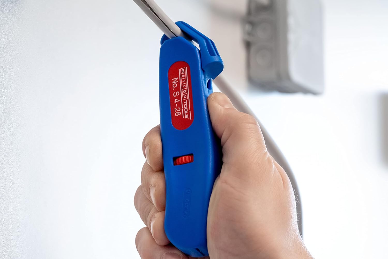 WEICON Cable Stripper No. S 4-28 Multi | Integrated Stripping Function | High Safety | Adjustable Cutting Depth | for Round Cables | Working Range 4-28 mm Ø (No. S 4-28)