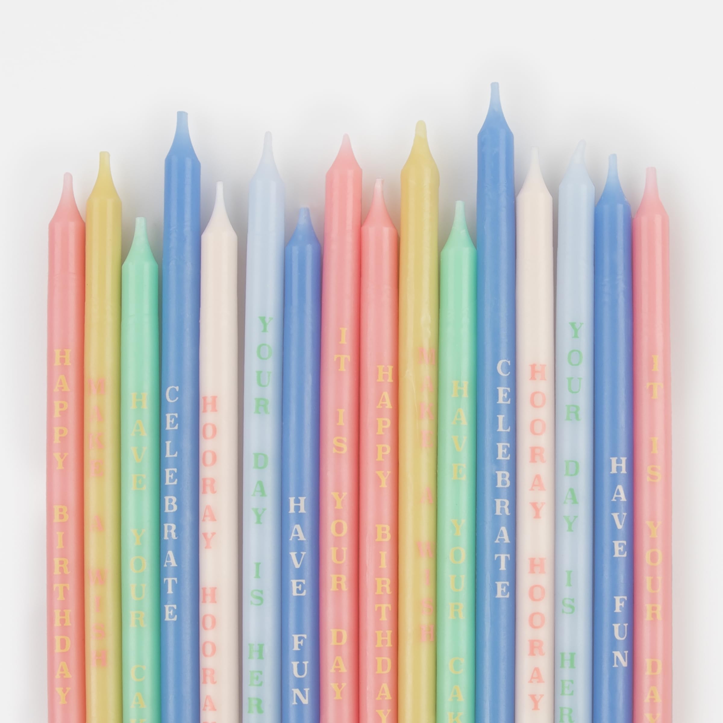 Meri Meri Velas de cumpleaños con frases divertidas (paquete de 16, 2 tamaños, sin perfume, 6 colores de cera de moda, 5.75 pulgadas de alto)