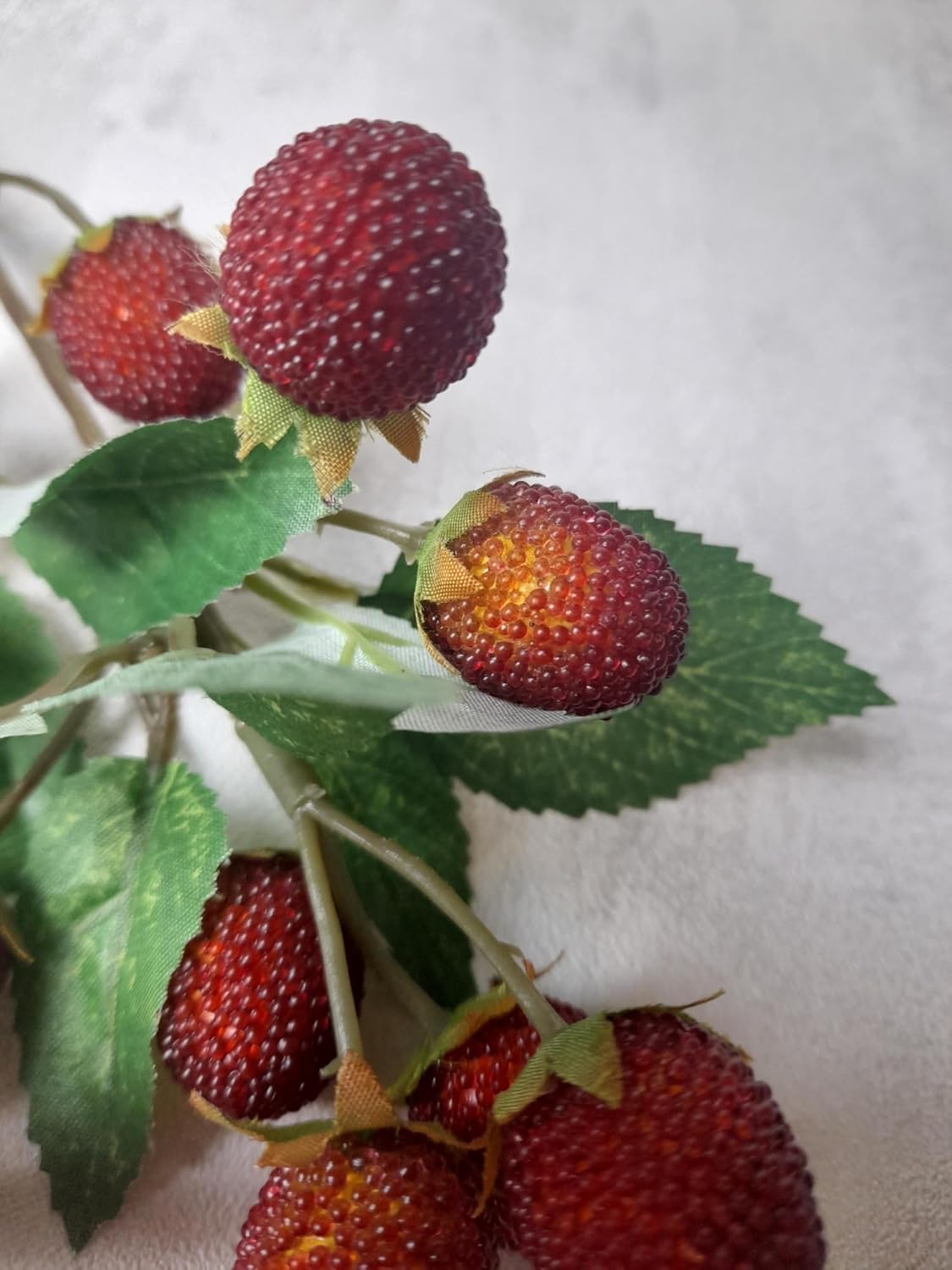 Exotic Dried Flower Bouquet 5 PCS Artificial Red Berry, Artificial Strawberry Stem for Home Garden Kitchen Table Flower Arrangement Decor