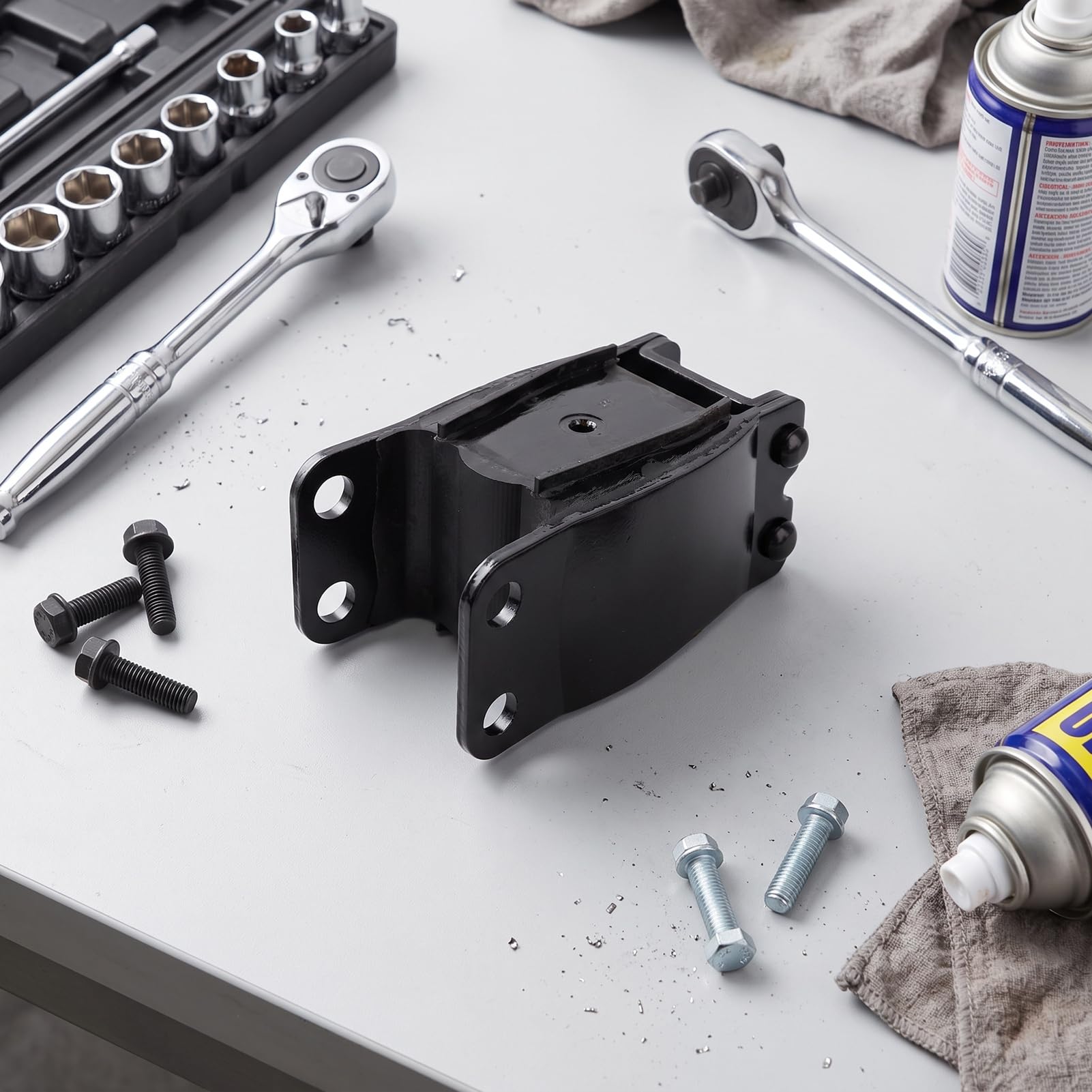 Yctze Supporto Motore Isolatore Moto, Sostituzione Supporto Motore Posteriore 47564-99 per Serie FXD 1999-2017, con Smorzamento delle Vibrazioni in Gomma