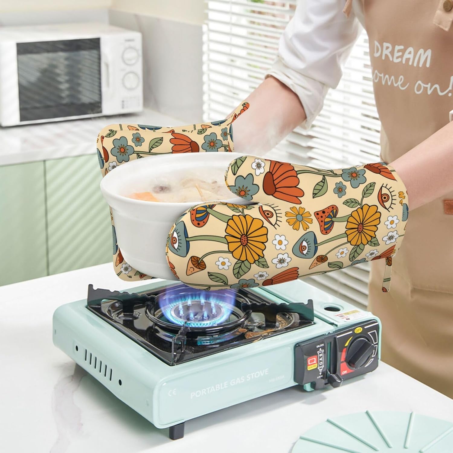 Retro 70s Floral Hippie Mushroom Oven Mitts And Pot Holders Set Of 4 Silicone Heat Resistant Oven Mitten Potholders Non Slip Gloves Kitchen Decor For Bbq Cooking Grilling Baking