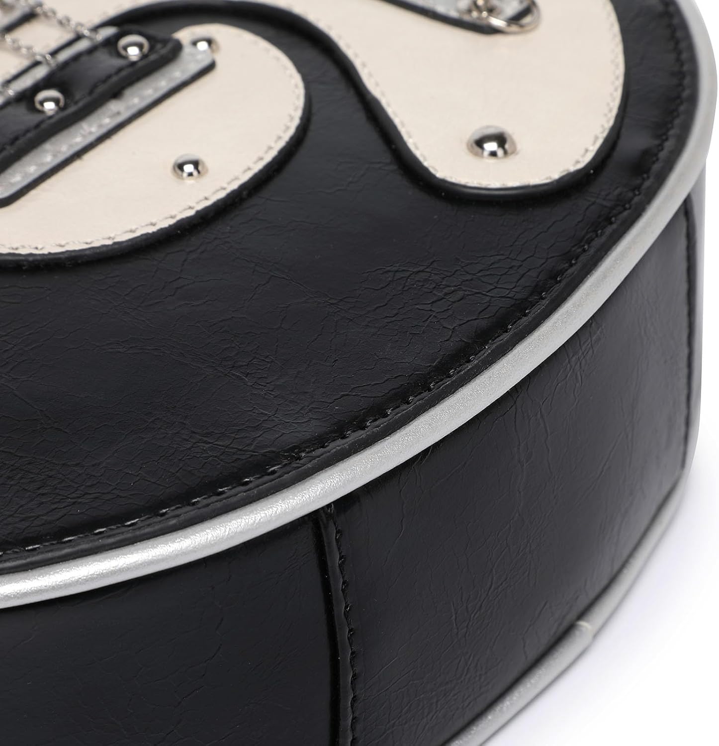 [Luyismer] トレンディなPUレザークロスボディバッグ、ギターの形のショルダー、学生やバンドメンバーに適した調節可能なストラ