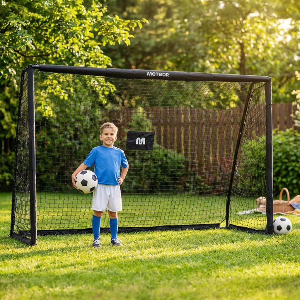 meteor Fußballtor mit Netz und Schaumstoffschutz Schwarz - Kinder Fußballtor für Garten Training drinnen und draußen mit Stahlrahmen Bodenankern und PE Netz