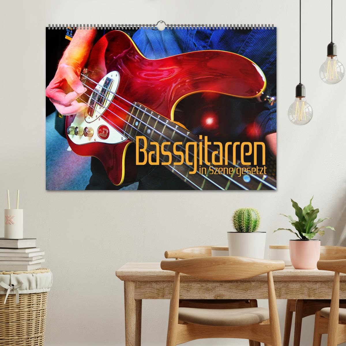 Bassgitarren in Szene gesetzt (Wandkalender 2026 DIN A2 quer), CALVENDO Monatskalender: Faszinierende Aufnahmen von E-Bässen aus unterschiedlichen Blickwinkeln