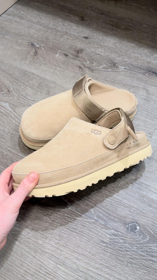 Watch Ugg Goldenstar Clog Shoe Review Color Sand on Amazon Live Watch Ugg Goldenstar Clog Shoe Review Color Sand on Amazon Live