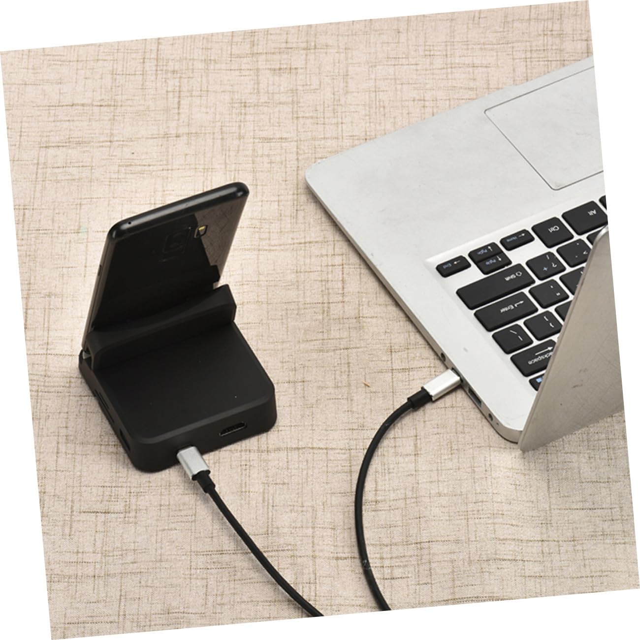 Hub Usb-c 8 in 1 4kx2k in Lega Nero Ricarica Pd 3.0
