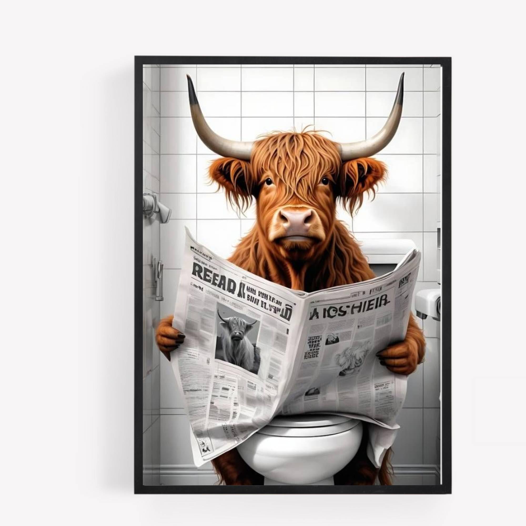 Gfc Black White Funny Bathroom Toilet Animal Print Picture Poster Highland Cow 2 On A Toilet Reading Newspaper A4 Unframed Wall Art Home Decor Decorating