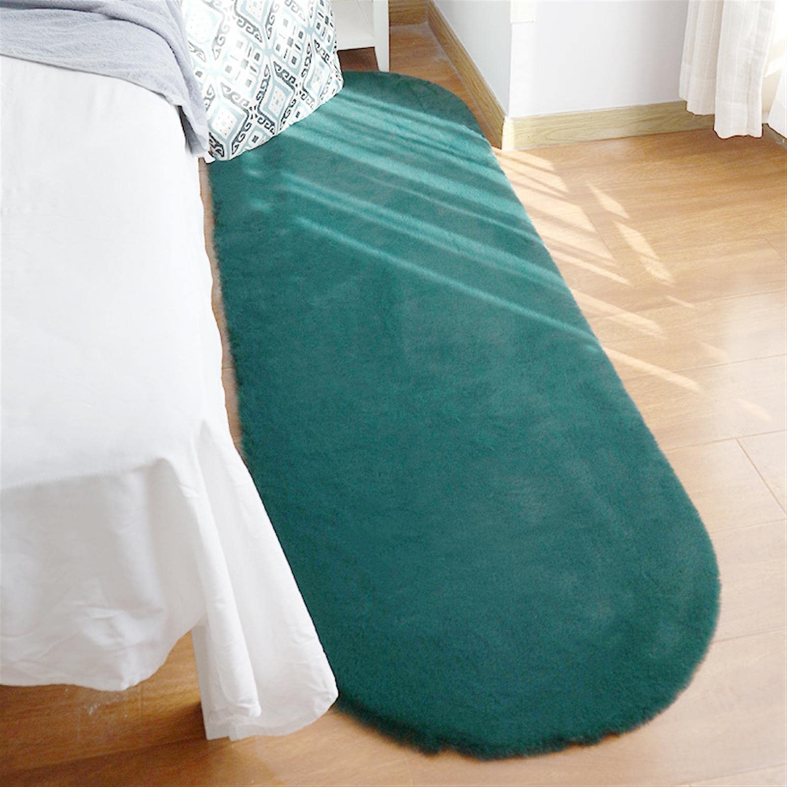 Tapis vert en fausse fourrure pour chambre et descente de lit