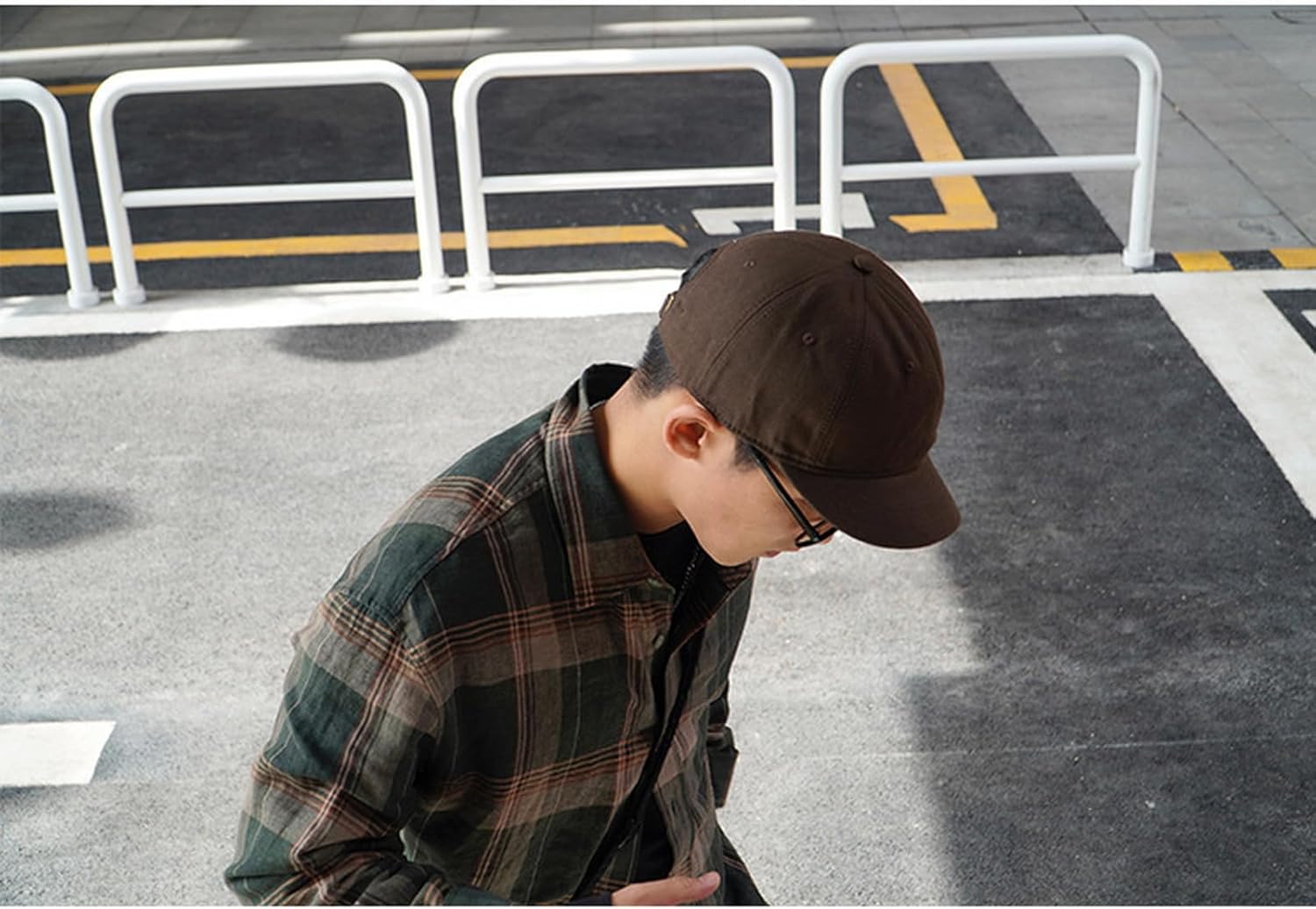 Adjustable Mens and Womens Sun Hat Short Brim Baseball Cap - Image 3