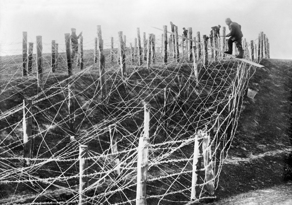 Amazon.com: World War I Barbed Wire Ngerman Soldiers Fixing A
