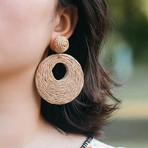 Vista 6 de Aretes circulares de rafia bohemios Lindos aretes redondos colgantes de verano hechos a mano de ratán para mujer, ligeros