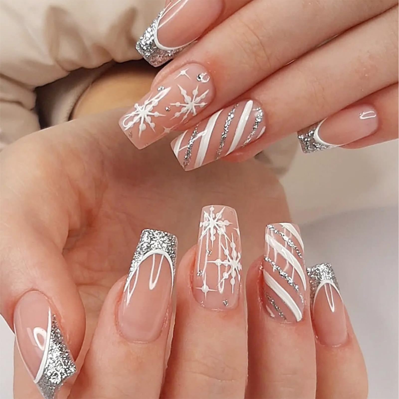 WAFOLOZE Christmas Press On Nails Medium, Christmas Nails Glue On, 24Pcs Fake Nails Christmas Nails Press On with Silver Glitter French Snowflake
