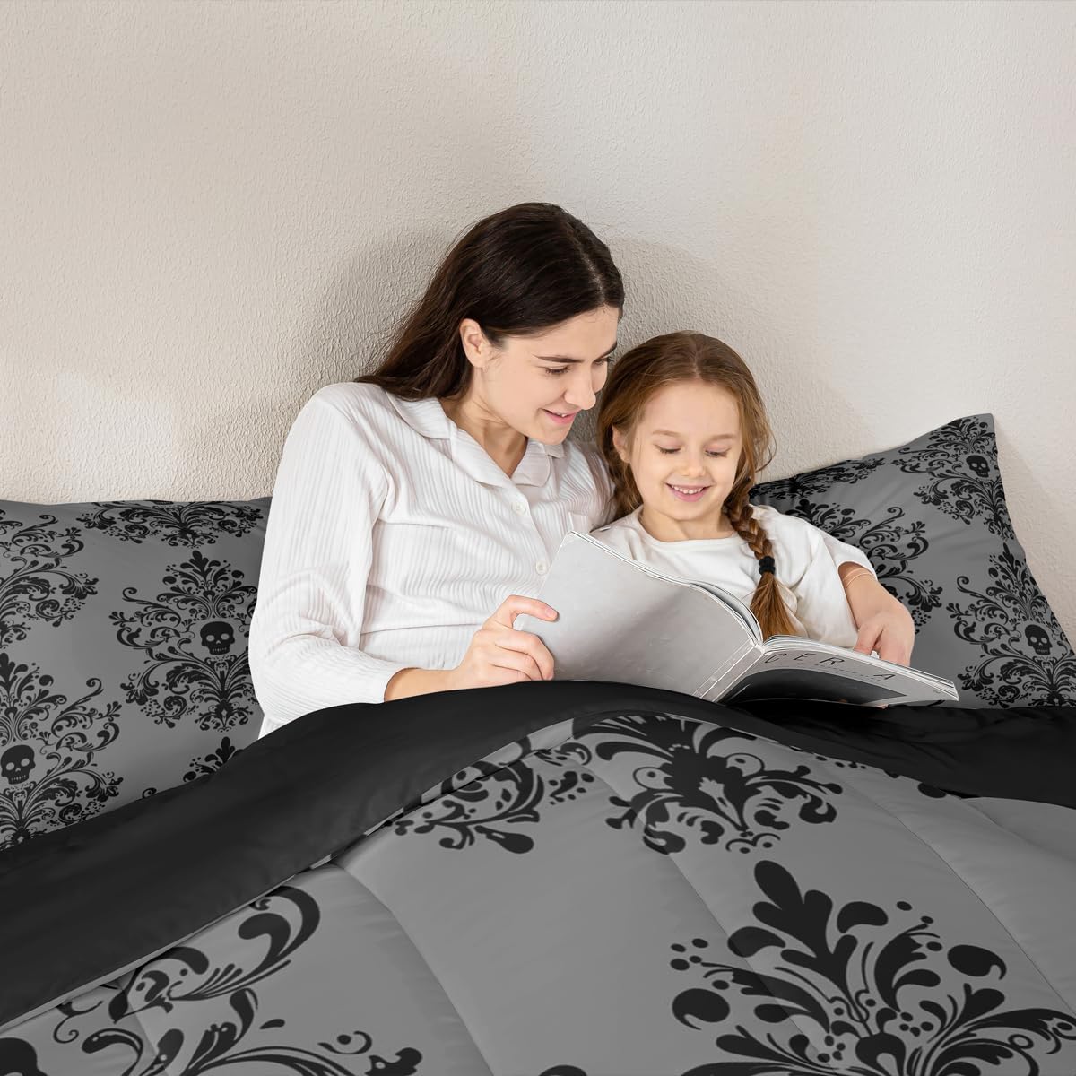 Feelyou Gothic Damask Bedding Set Soft for Boys Girls, Vintage Jacquard Comforter Set Queen Size Gray Black Duvet Quilt Microfiber Exotic Sugar Skull Bedroom Decor 3 Pcs with 2 Pillow Cases
