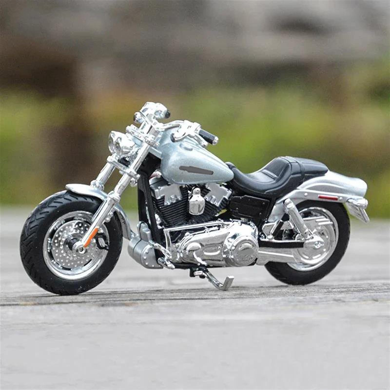 SEYXF Motorbike Toy 1:18 for Harley FXDFSE CVO Fat Bob 2009 Motorcycle Metal Model Collection Simulation Diecasts Gifts(with Foam Box)