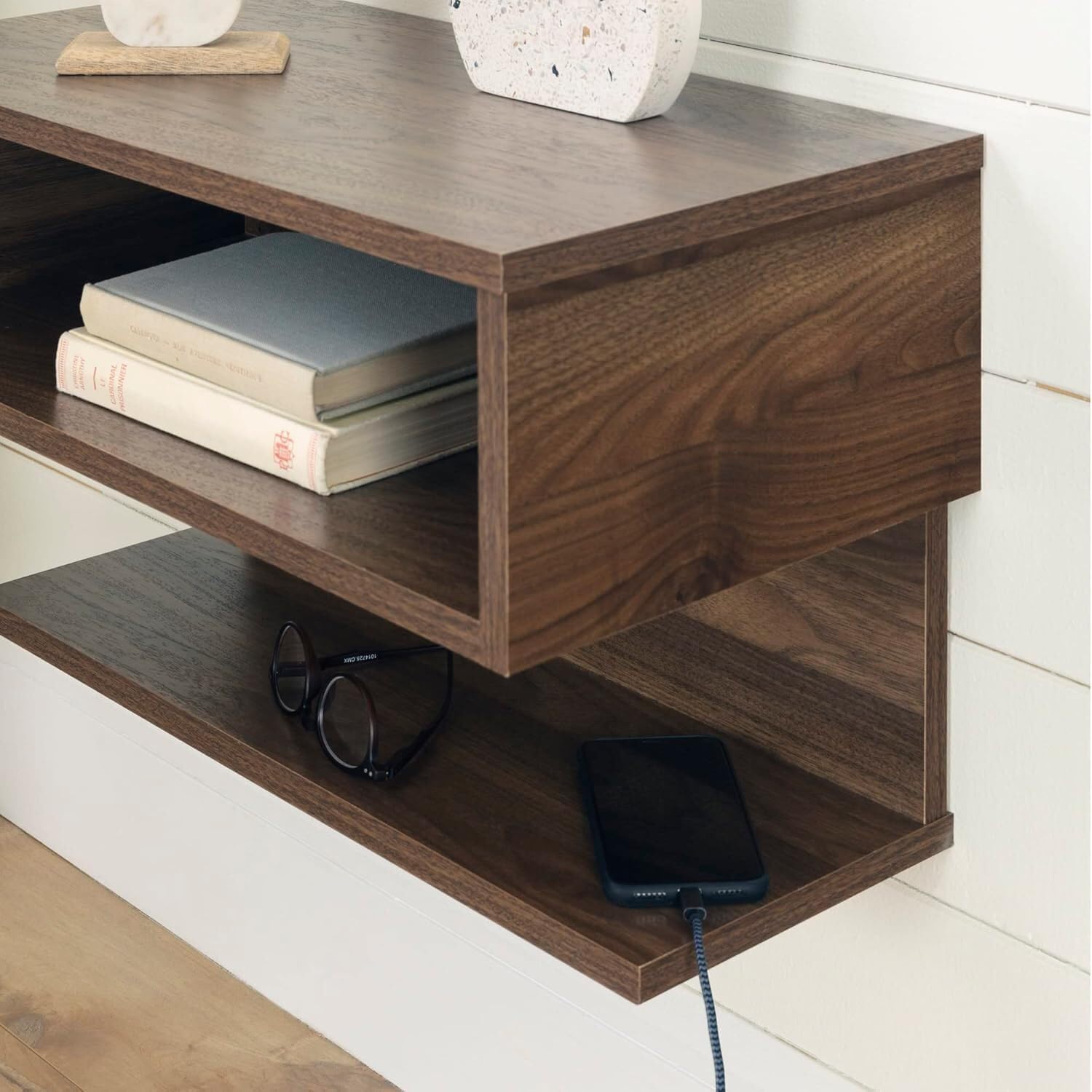 HomeStock Contemporary Cool Rectangular Floating Nightstand with One Open Shelf, Trendy Finish, Bedroom Endtable, Night Table, Bed Night Stand, Functional Storage Solution for Bedrooms Natural Walnut