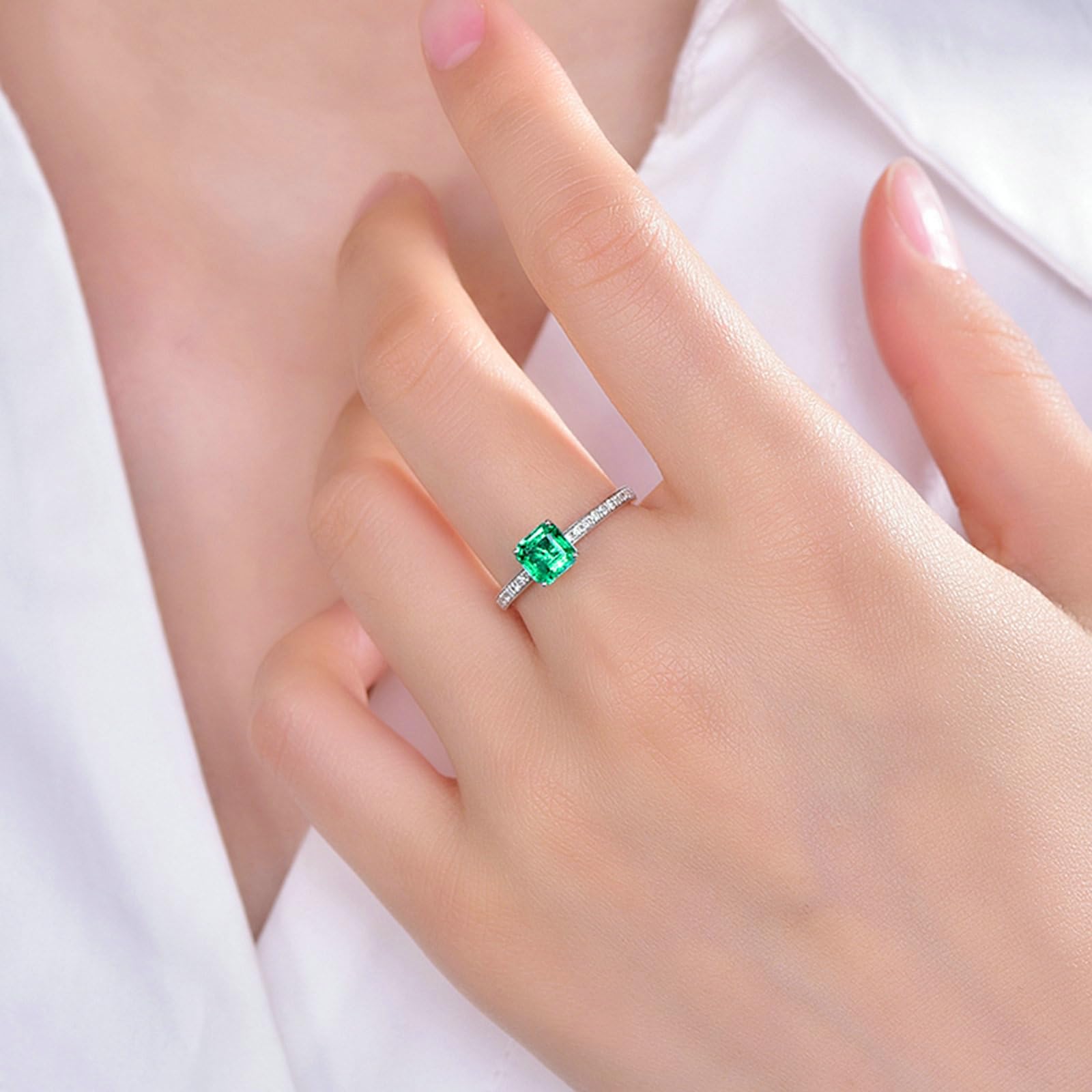 Anillo de boda de platino para mujer, talla H 1/2-V 1/2, anillos de compromiso estrechos con esmeralda de 0,7 quilates y moissanita de 0,17 quilates