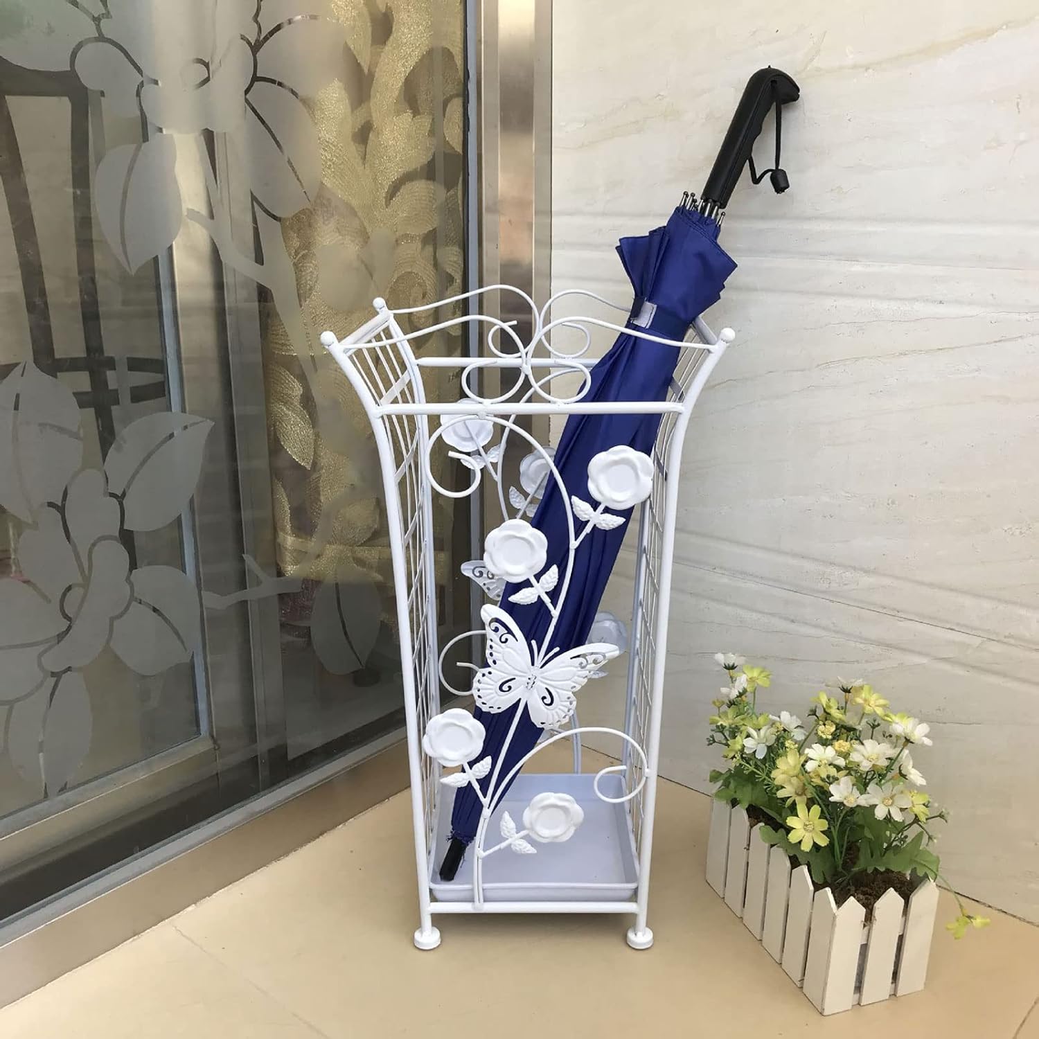Vintage Umbrella Stand, Hollow Out Walking Stick Holder Iron Storage Rack Free Standing Organizer Holder with Water Storage Tray Used in Door Corridor Hotel