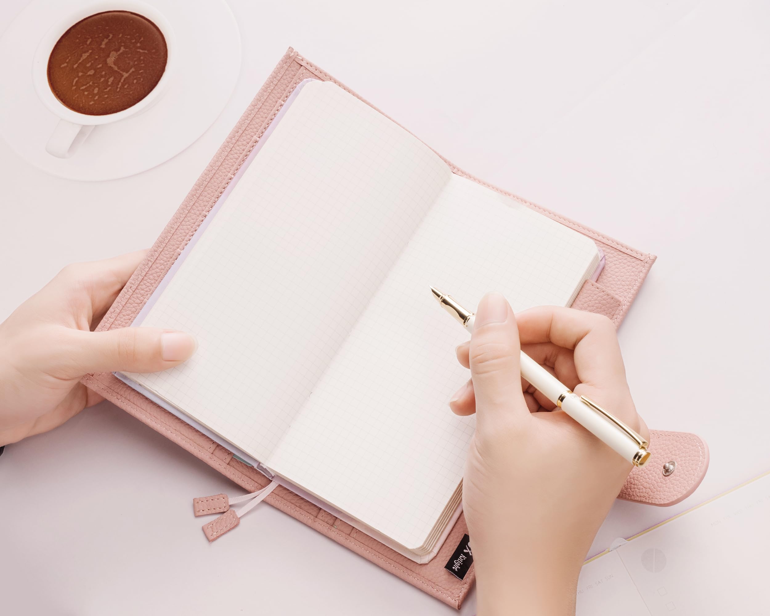 Lederhülle für Hobonichi Wochen-/Wochenplaner – mit Stifthalter, Kartenfächern, Rücktasche und Lesezeichen (rosa)