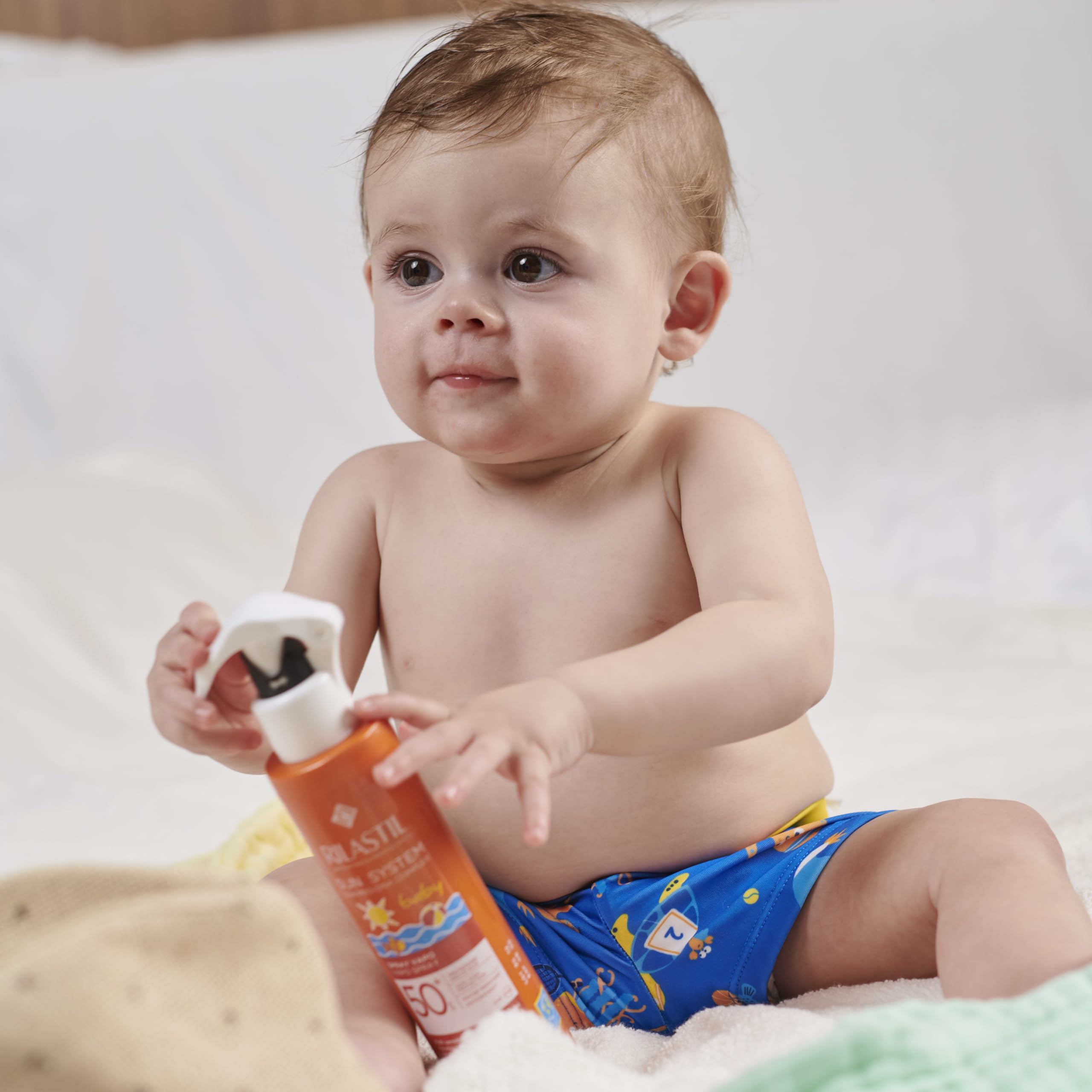 Rilastil Sun System Baby Spray SPF50+, Körperspray für Babys und Kinder, leichte Textur, für empfindliche Haut, sehr hoher Schutz, 200 ml