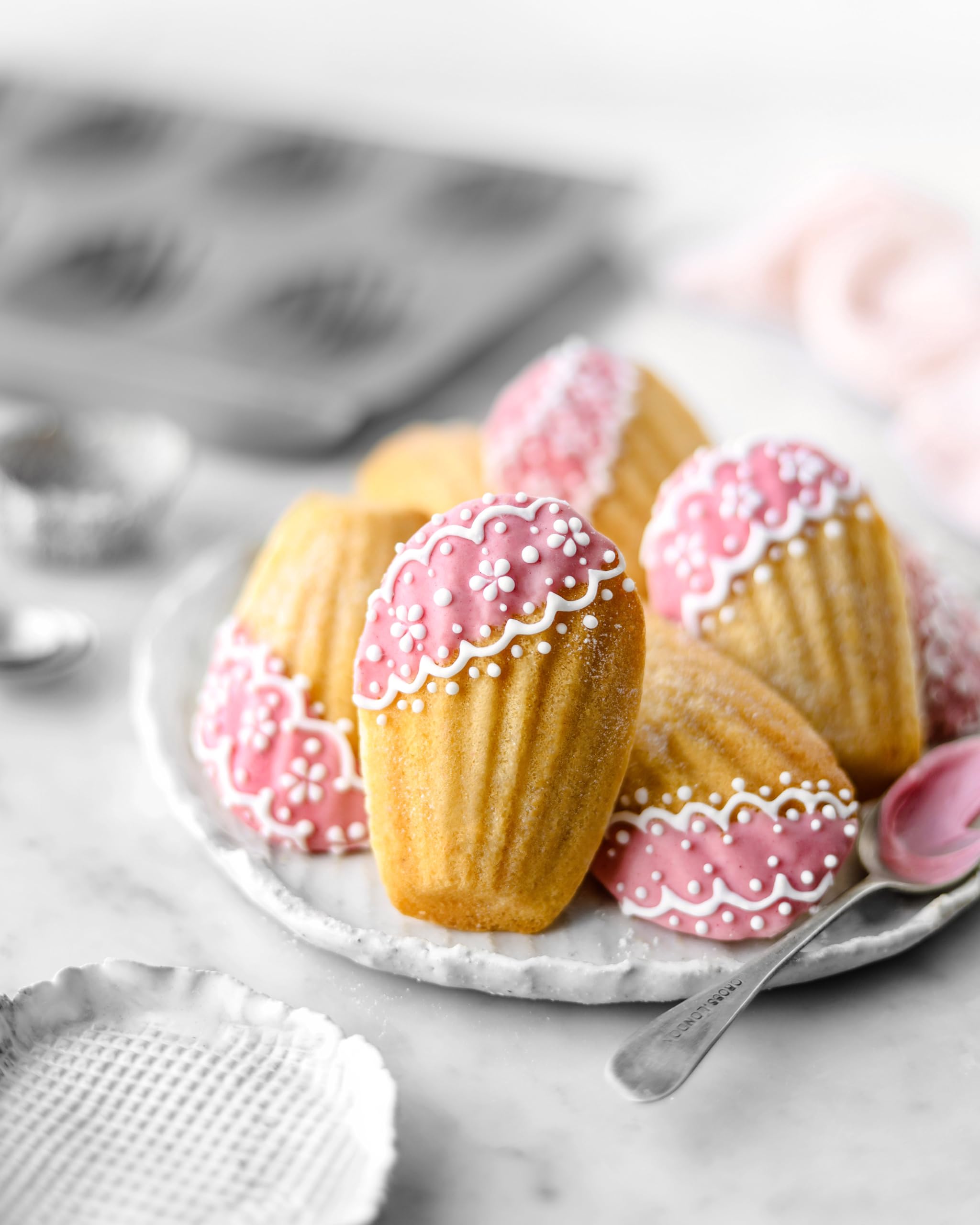patisse 03648, Płyta 12 Madeleines stalowa powlekana nieprzywierająca Silver Top, forma do malowania, 40 x 19,5 x 2 cm, srebrno-szara