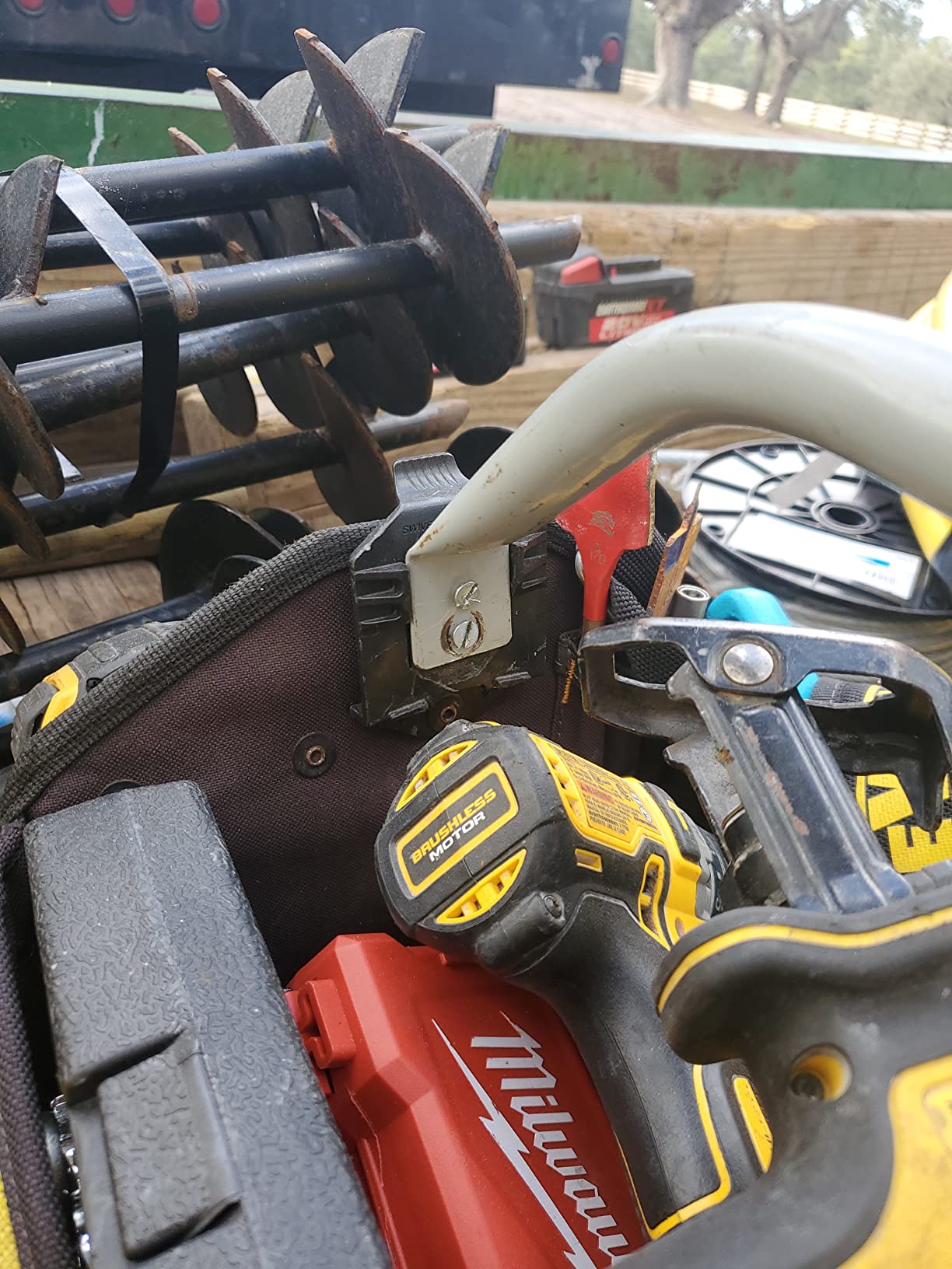 14/mo Finance DEWALT DG5597 Open Top Tool Carrier, 18 In., 33 Pocket