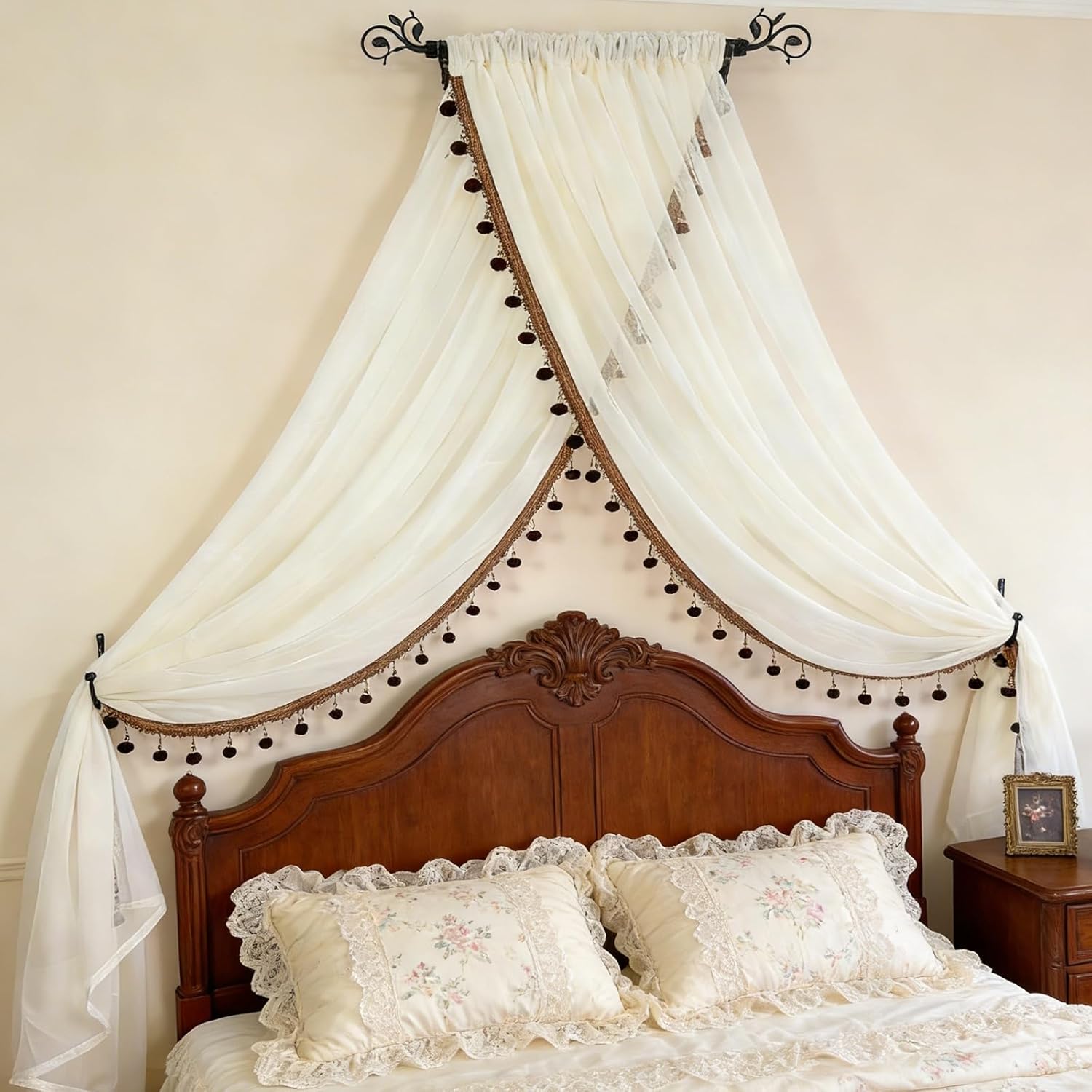 Bed Canopy for Girls, Princess Bed Canopy with an Elegant Straight Metal Pole Decoration, Retro Medieval French Tassel Beige Queen Bed Canopies & Drapes (Beige)