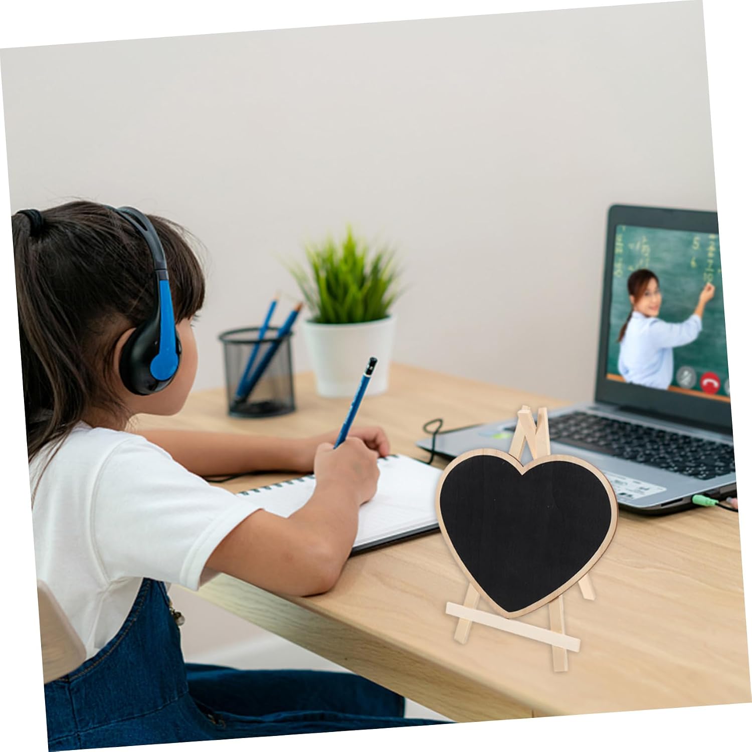 4 Pack Heart Shaped Wooden Chalkboard Signs with Base Black