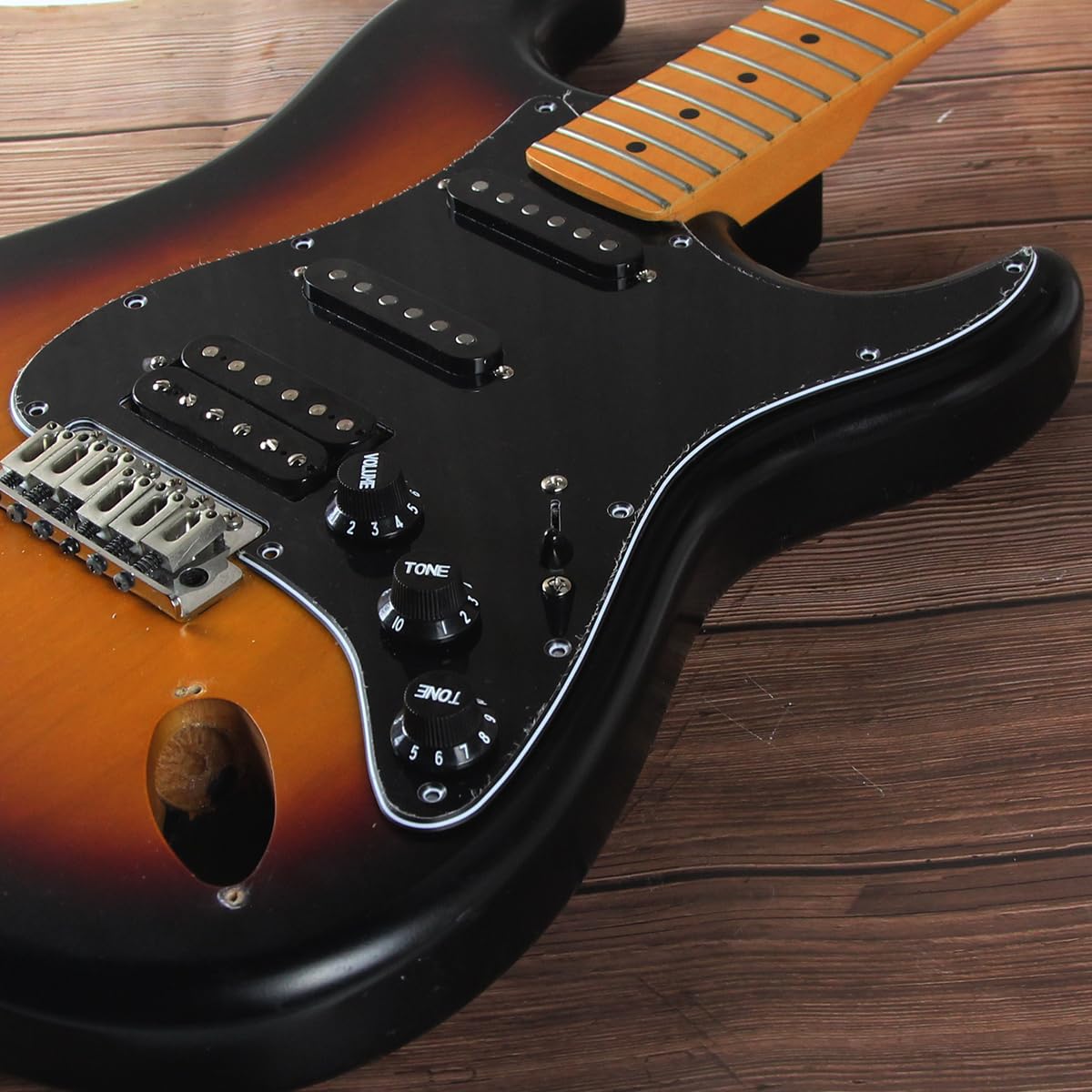 FLEOR Alnico V Geladen Vorverdrahtet Pickguard Satz SSH Alnico Dual Rail Humbucker für ST E-Gitarre Ersatz Schwarz 3-lagig