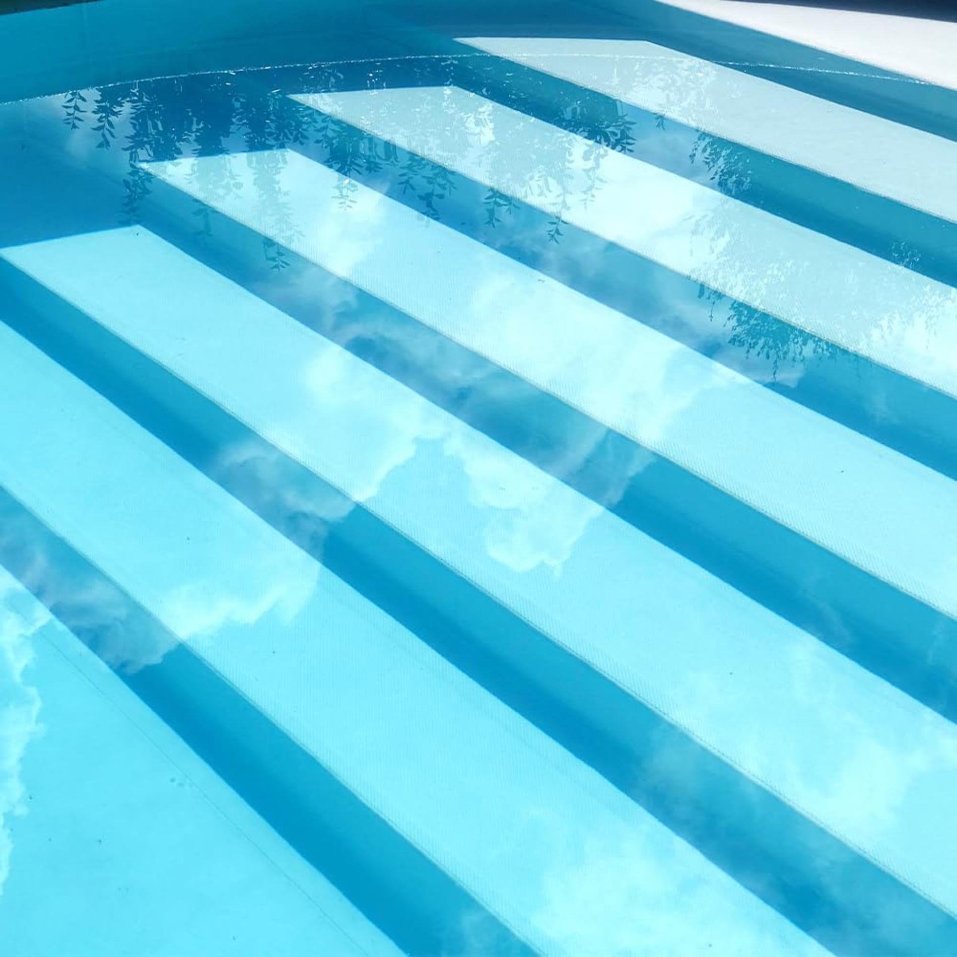 MATPRO - Peinture Piscine Epoxy - Sans Solvant - Très Haute Adhérence sur Béton, Ciment, Enduit - Application Travaux Neufs/Réparation - Vert Gazon - 2.5Kg