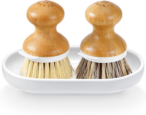 SUBEKYU Juego de 2 cepillos de bambú para lavar platos con bandeja, cepillo natural para lavar platos de cocina, sartenesollas, raspador integrado,