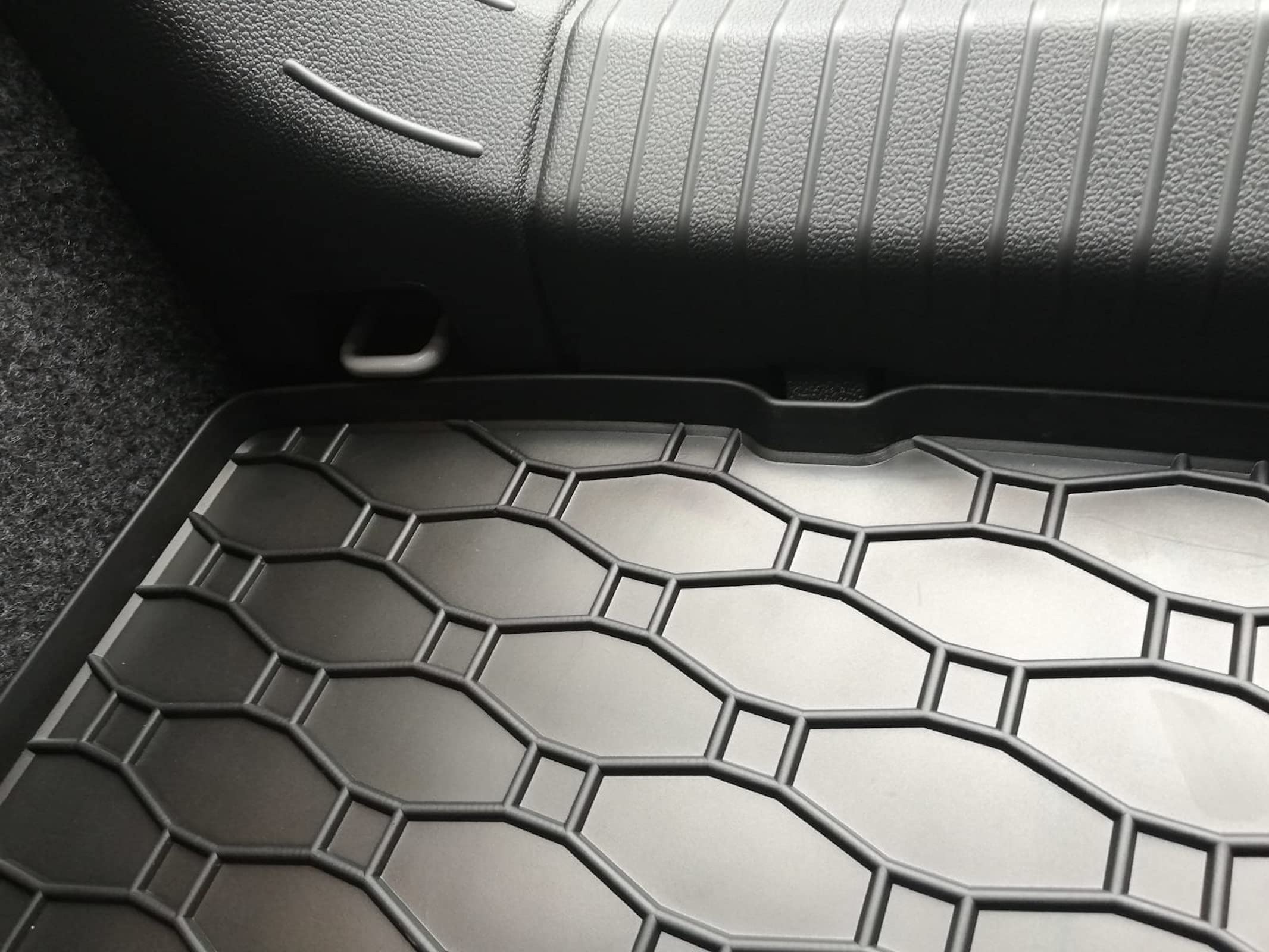 ilTappetoAuto by Fabbri 3-17B - 437263 Tappeto auto in Gomma Bagagliaio compatibile con Polo AW dal 2017-, Posizione baule superiore e inferiore