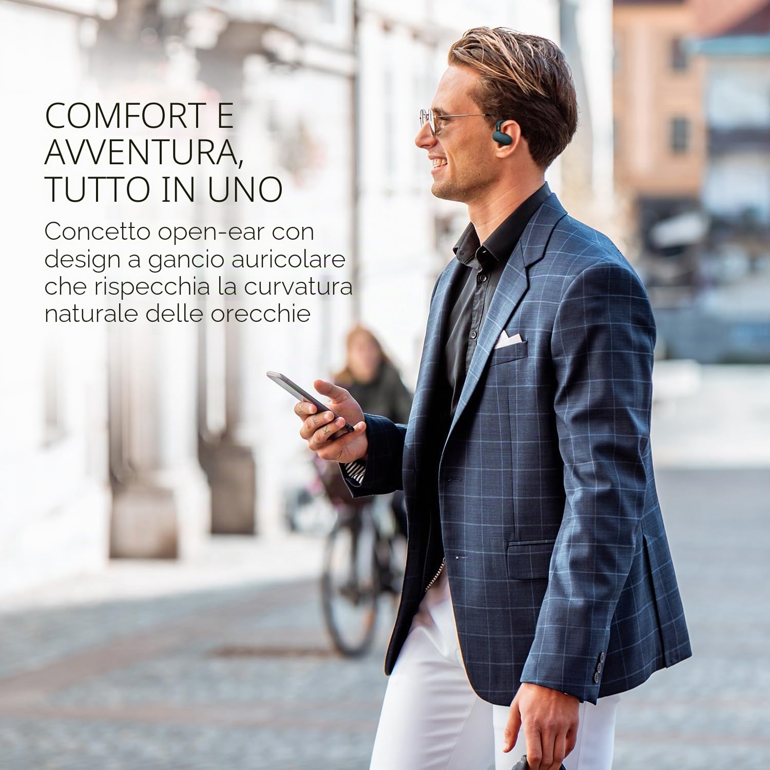 CREATIVE Outlier Go Cuffie wireless open-ear con vestibilità regolabile e ganci per le orecchie, tempo di riproduzione totale fino a 26 ore, due microfoni, Bluetooth 5.4, IPX4 (Blu scuro)