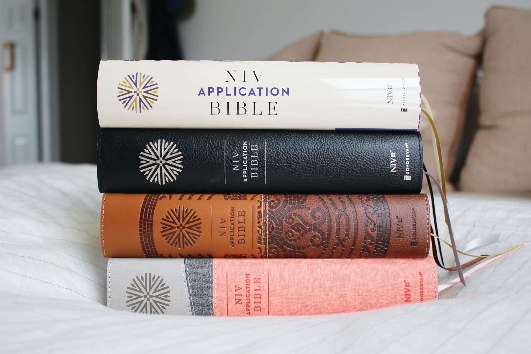 NIV Application Bible, European Bonded Leather, Black, Red Letter, Comfort Print: Bringing the Ancient Message of the Bible into Your World (NIV Application Commentary Resources)