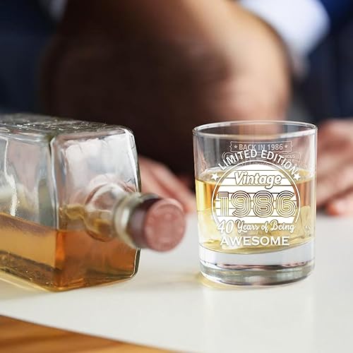 Miniatura 4 de Gafas antiguas de 1985  Vintage 1985 información de la antigüedad 10.25oz Whisky Rocks Glass  40 cumpleaños envejecido a la perfección  regalos de