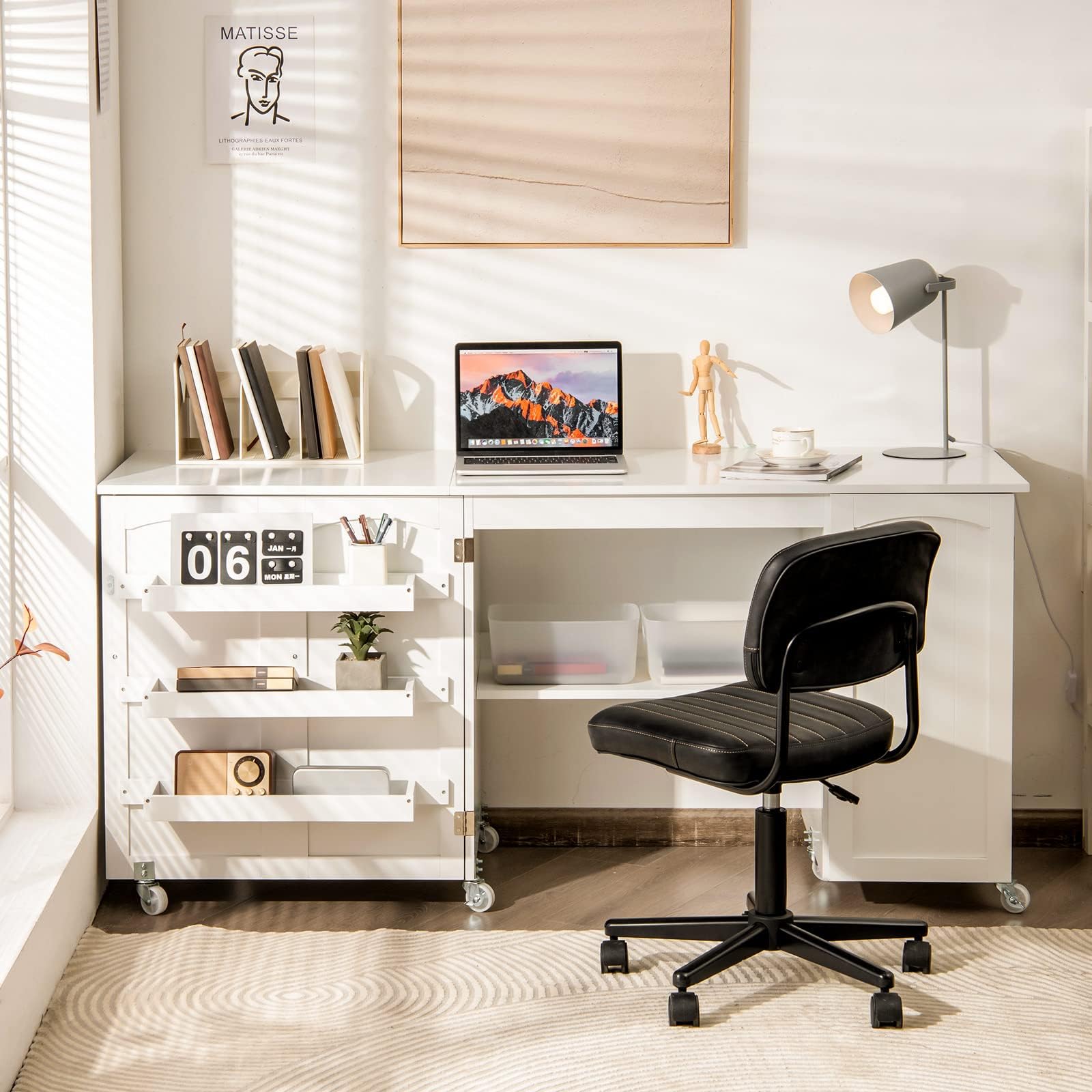 COSTWAY 2 in 1 Nähtisch Nähschrank klappbar, Nähmaschinentisch mit Arbeitsplatte, Ablagen & Türschrank, Mobiler Schreibtisch mit abschließbaren Rollen, Basteltisch Nähmöbel, 158x50x75cm (Weiß)