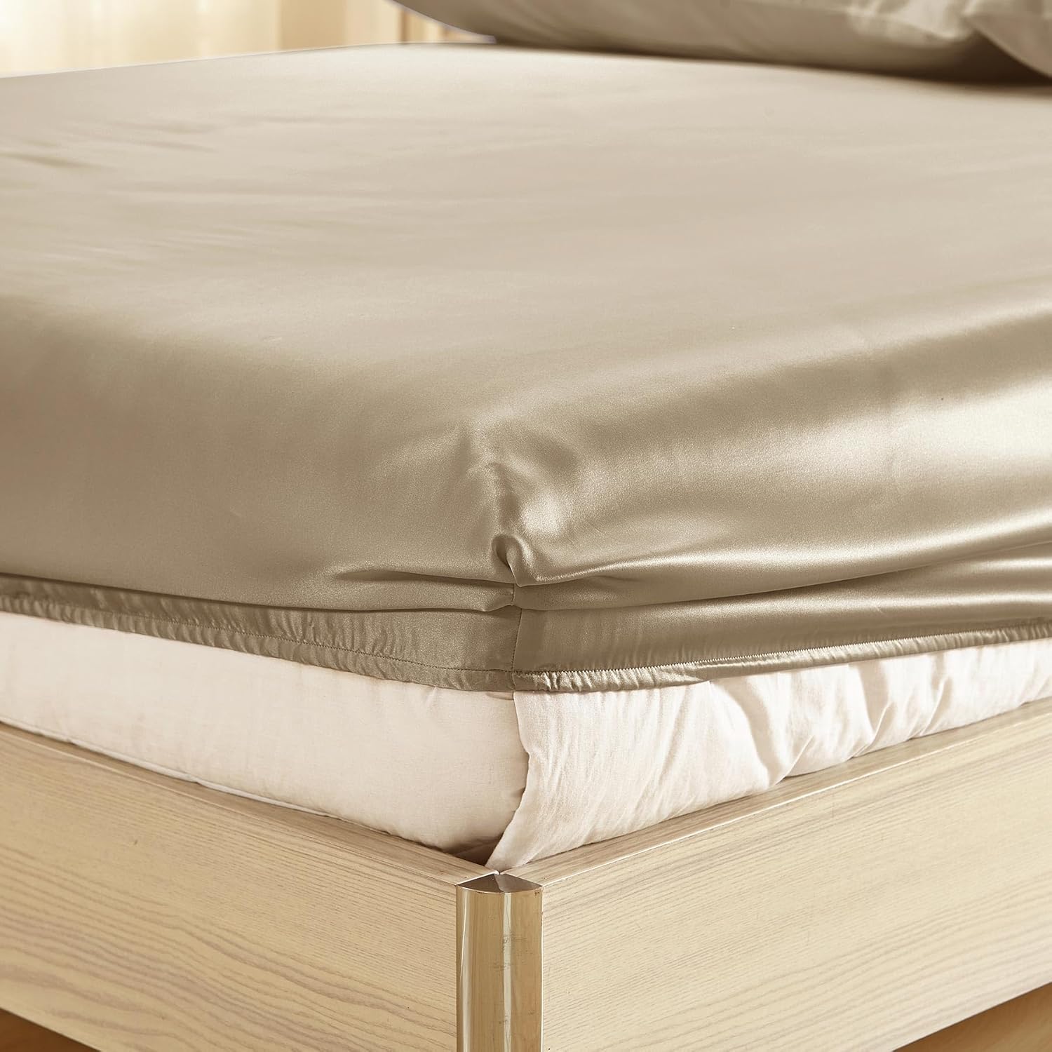LILYSILK 100% Silk Fitted Sheet 19 Momme Mulberry Silk Bed Sheet with 16'' Deep Pocket Elastic Adjustable, Taupe, Twin Size