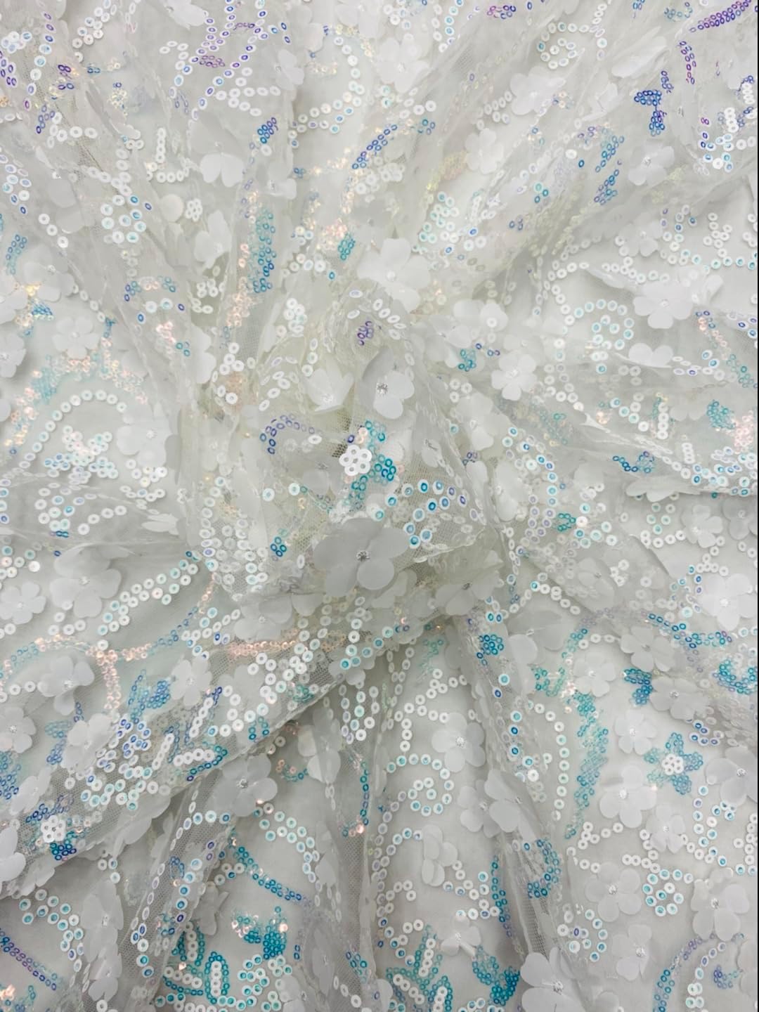 Floral Sequin Embroidered Mesh Lace Fabric with Sheer Base, Delicate Flower Pattern (白色)