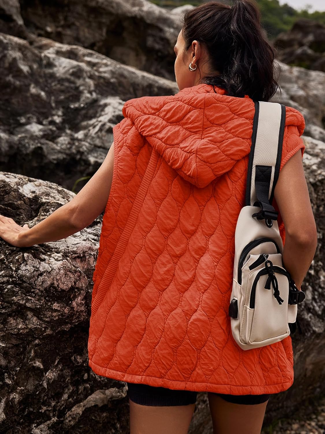 SENSERISE Womens Oversized Puffer Vest Sleeveless Quilted Jacket Zip Up Hooded Puffy Vest Winter Coats with Pockets - Image 5